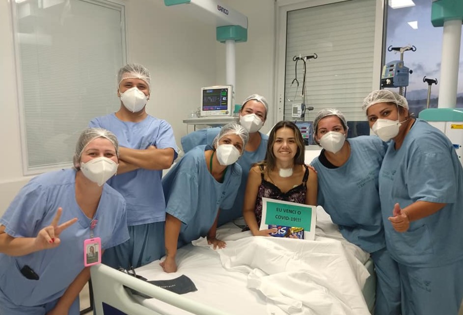 Jovem vence a covid-19 e declara: “Grata a Deus pela vida”