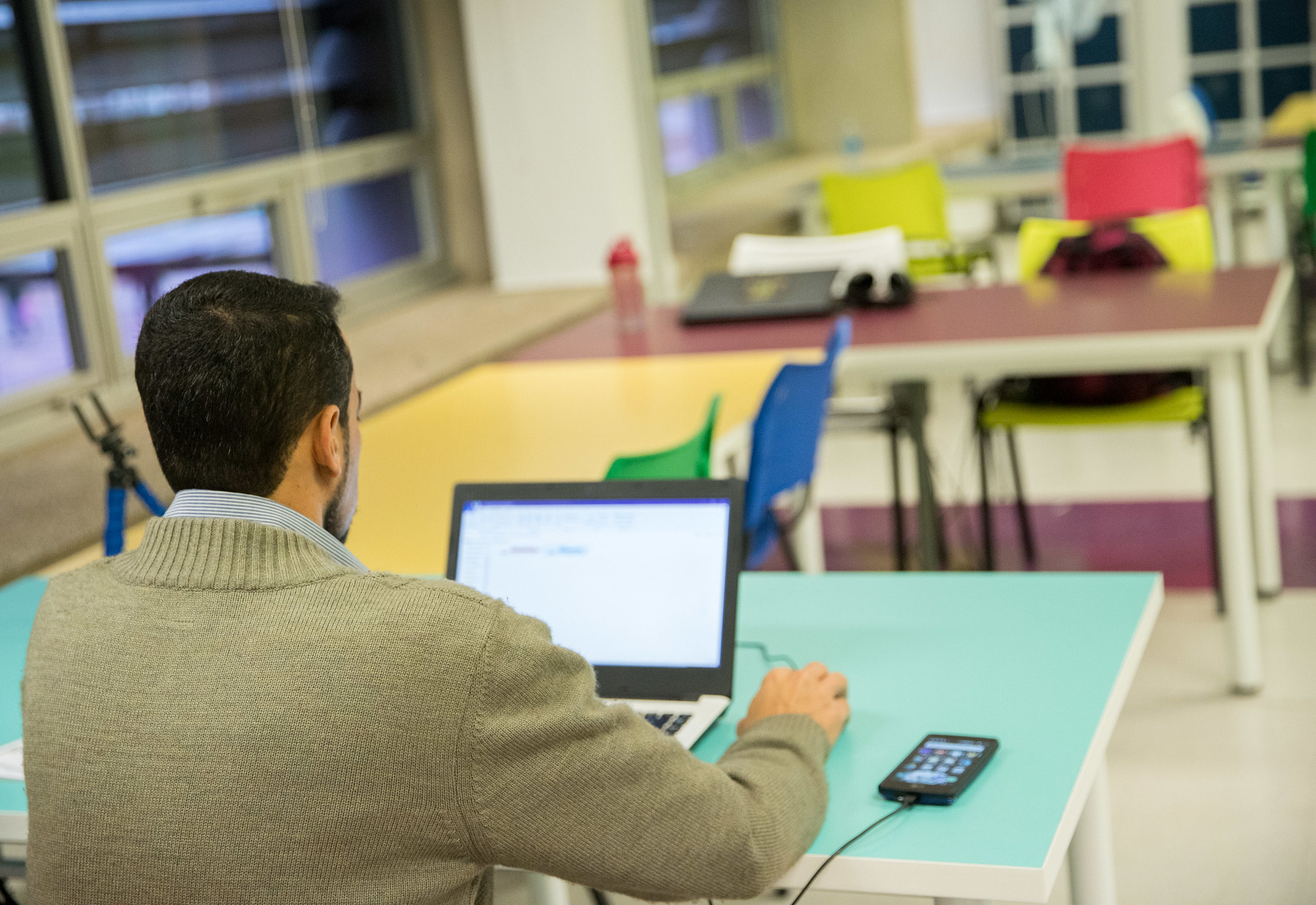 Profissionais da rede pública de educação de Pernambuco terão notebooks e plano de conectividade