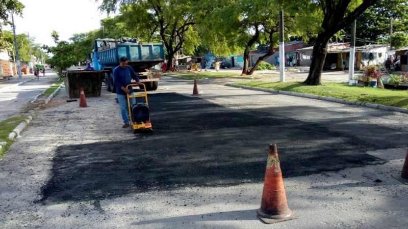 Avenida Senador Rui Palmeira recebe ações da operação tapa-buraco