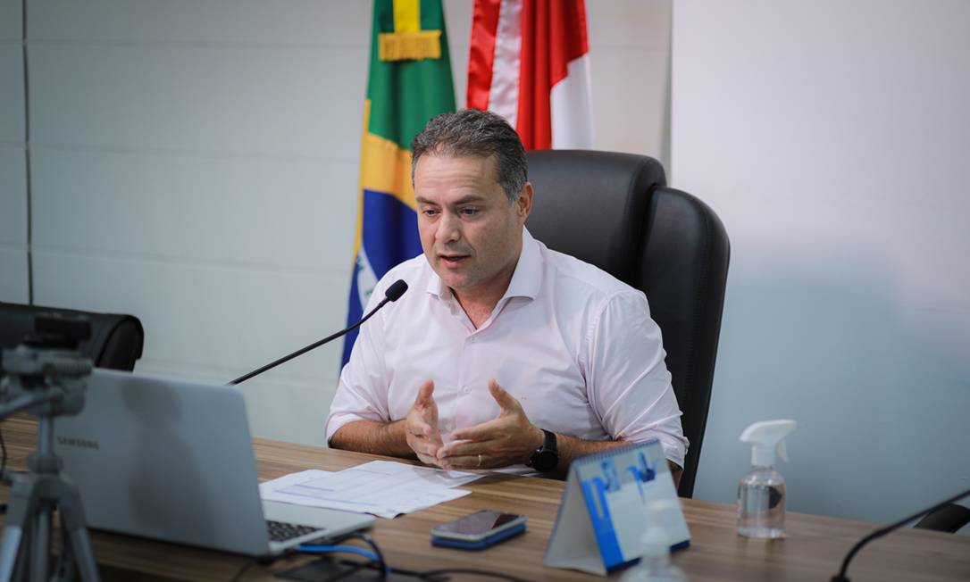 Renan Filho dá mau exemplo e discurso ao negacionismo