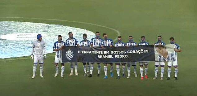 Menino Rhaniel é homenageado no Rei Pelé: “Ele sonhava ser jogador do CSA”, diz a mãe.