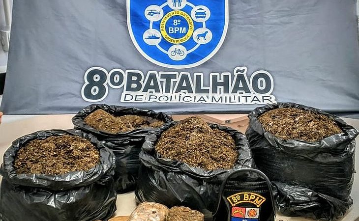 Sacos de maconha são encontrados dentro de casa abandonada em Satuba