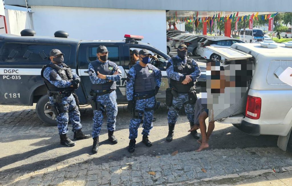 Guarda Municipal frustra assalto a ônibus e prende dois suspeitos