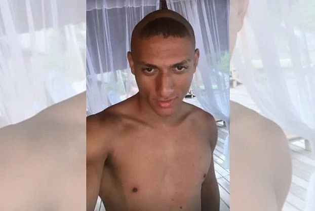 Após atuação de fenômeno, Richarlison revive o cabelo “cascão”