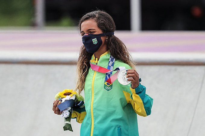 Skatista Rayssa Leal faz história e conquista prata nas Olimpíadas aos 13 anos