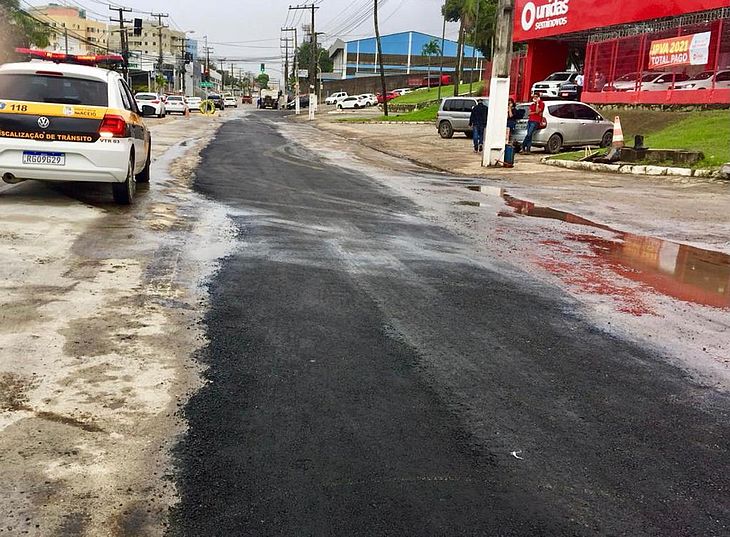 Após obras, trecho da Avenida Gustavo Paiva é liberado para tráfego de veículos