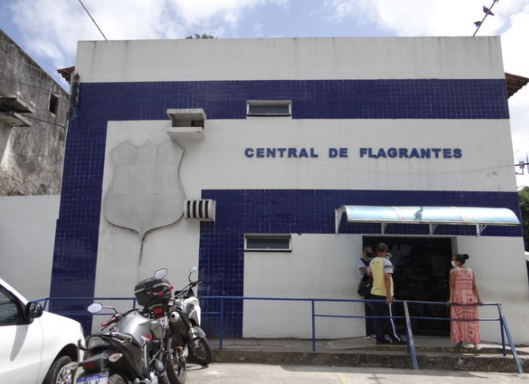 Homem é preso em flagrante por furto em escola pública de Maceió