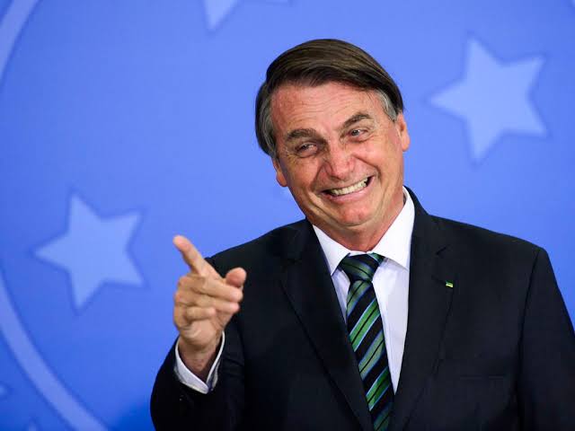 “Capeta querendo apurar alguma coisa no paraíso”, diz Bolsonaro sobre CPI