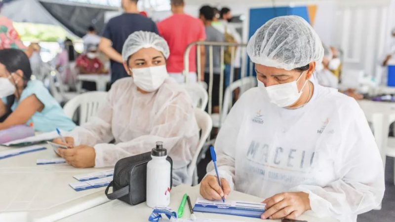 Maceió mantém vacinação contra Covid neste feriado da Padroeira; veja horários e locais