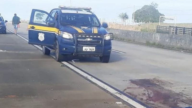 Homem fica desfigurado após ser atropelado e morto na BR-101