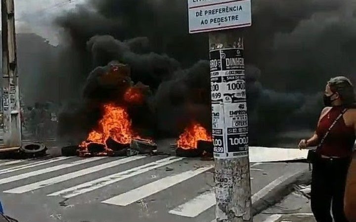 Após protesto na Ladeira dos Martírios, congestionamento se forma no Farol e Centro de Maceió