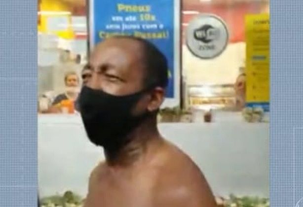 “Chorei porque não roubei”, diz homem negro que tirou roupa em mercado