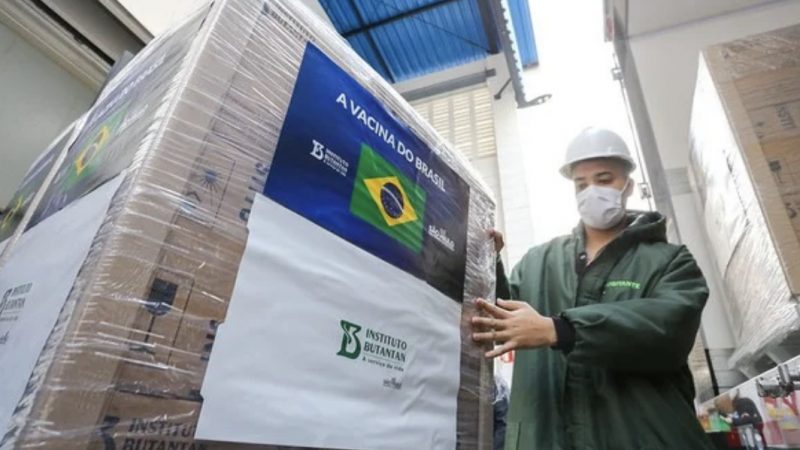 Vacinas de lote suspenso pela Anvisa foram ‘encaminhadas para aplicação’ em Fortaleza
