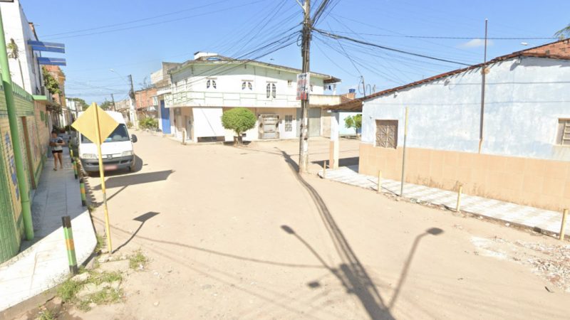 Apontado como ladrão, jovem é esfaqueado e espancado em Maceió