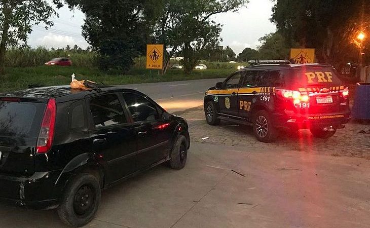 PRF prende homem com cocaína após perseguir veículo na BR-104, em Rio Largo