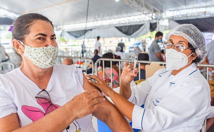 Vacinação contra a Covid em Maceió tem a volta do ‘Corujão’; veja público e horários