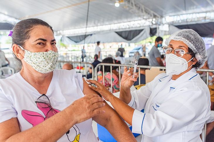 Vacinação contra a Covid em Maceió tem a volta do ‘Corujão’; veja público e horários