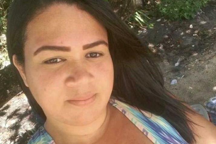 Mulher morre asfixiada ao tentar saquear carga de biscoitos no interior de Alagoas