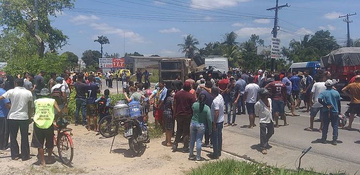 Mulher é atropelada por carreta e fica gravemente ferida em Rio Largo