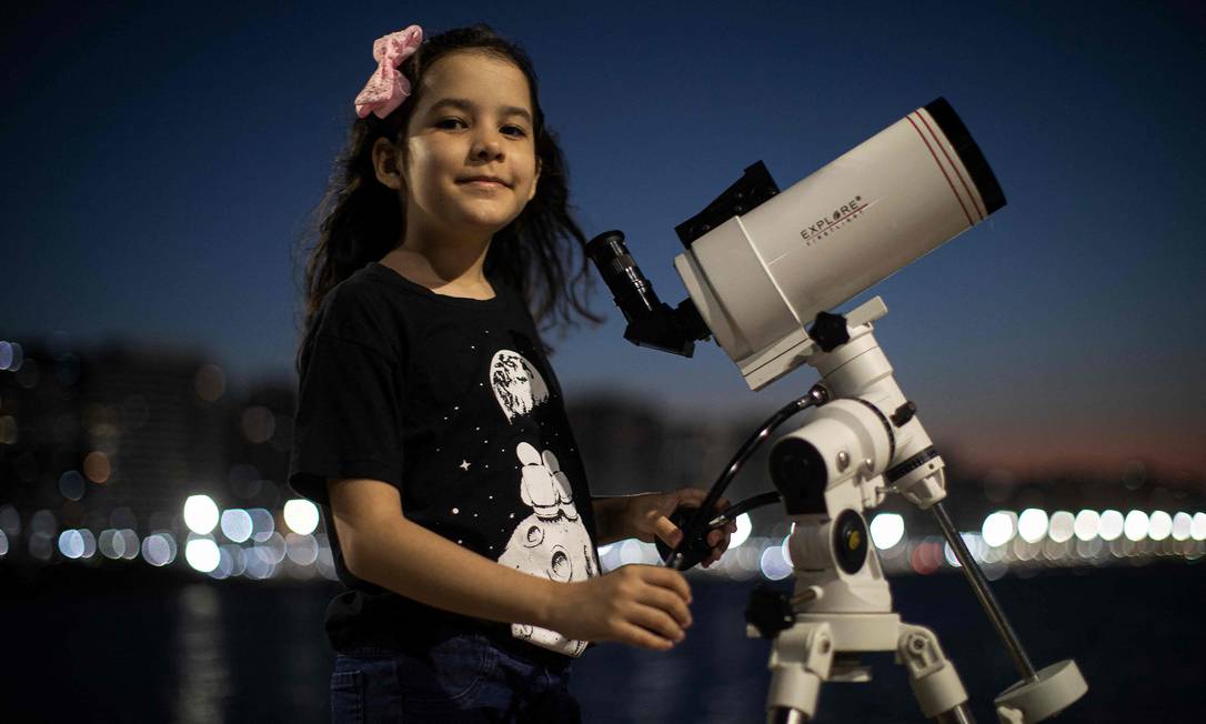 Menina alagoana de apenas oito anos mapeia 23 asteroides e pode se tornar a pessoa mais jovem do mundo a realizar descoberta