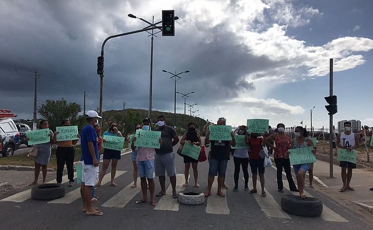Em protesto contra a SMTT, moradores do São Jorge bloqueiam a Avenida Josepha de Mello