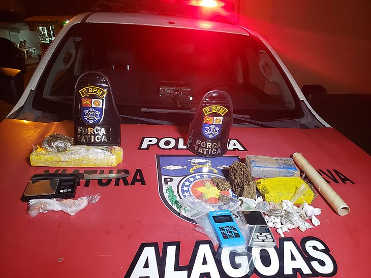 Homem é preso com maconha e maquineta de cartão na parte alta de Maceió