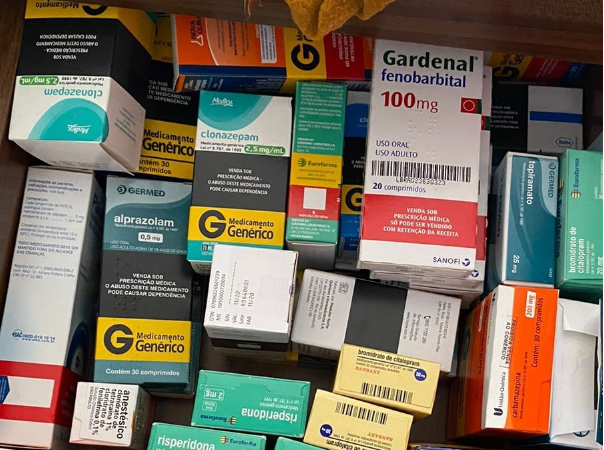 Farmácia é interditada em Maceió suspeita de distribuição clandestina de medicamentos