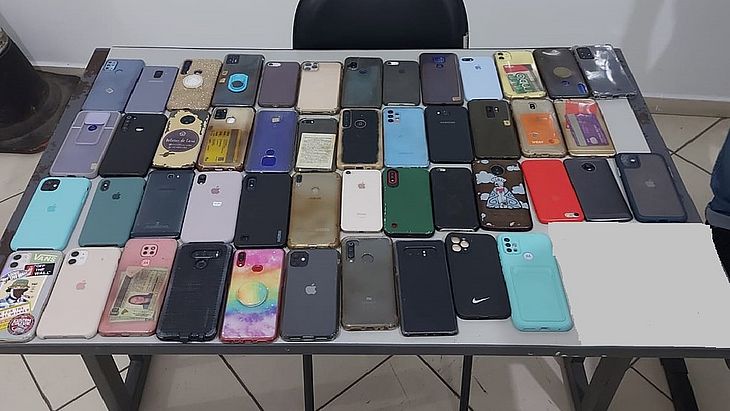 Colombianos são presos com 50 celulares após arrastão em show de Maiara e Maraisa