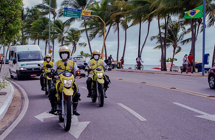 Motorista embriagado é preso após quase invadir contramão na orla de Ponta Verde