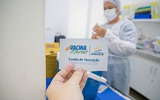 Maceió: comprovante de vacinação deve ser exigido em locais com grande aglomeração