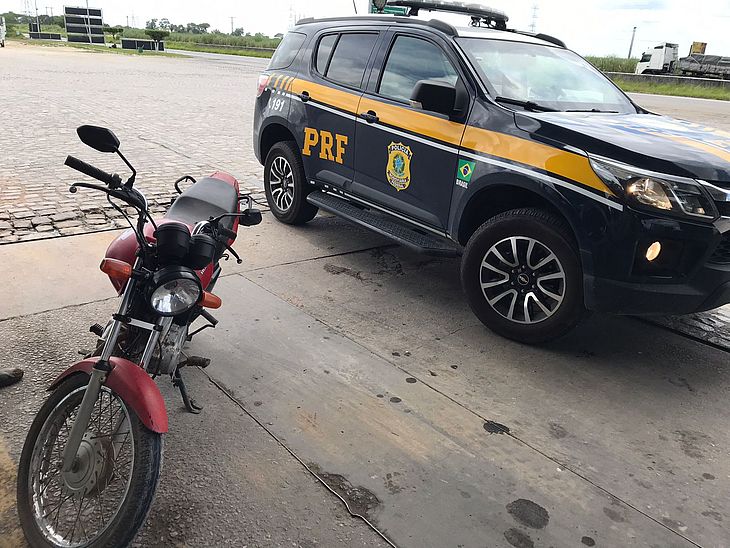 Homem é parado com motocicleta roubada é acaba preso por receptação