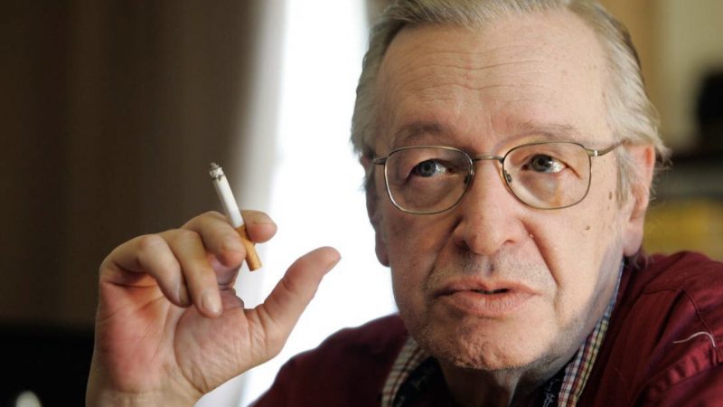 Morre o guru bolsonarista Olavo de Carvalho, nos EUA, aos 74 anos