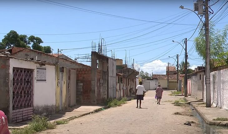 ‘Não temos sossego’: vítimas de assalto, moradores do Frei Damião reclamam da violência