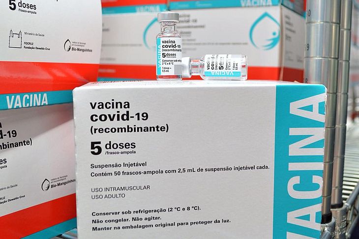 Alagoas recebe 4.250 doses da vacina AstraZeneca nesta segunda-feira (14)