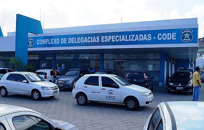 Casal de policiais prendem assaltantes que estavam roubando tocando terror em mototaxistas em flagrante