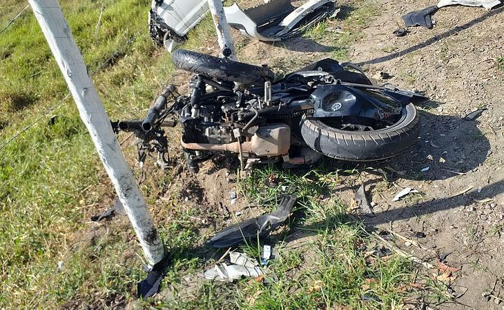 Motociclista morre após ser atingido por carro na contramão na AL-105