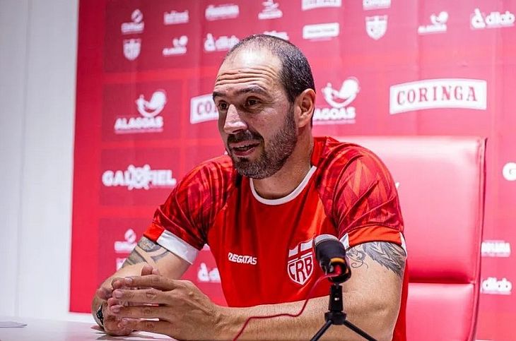 Após empate contra o Campinense pela Copa do Nordeste, CRB anuncia a saída do técnico Allan Aal