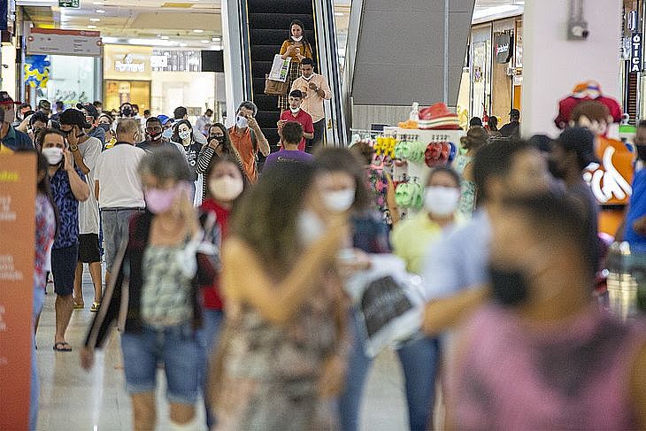 Prefeito determina uso facultativo de máscaras em todos os locais de Maceió