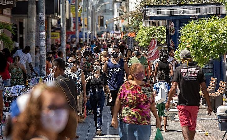 Governador de AL anuncia fim da obrigatoriedade das máscaras em locais abertos