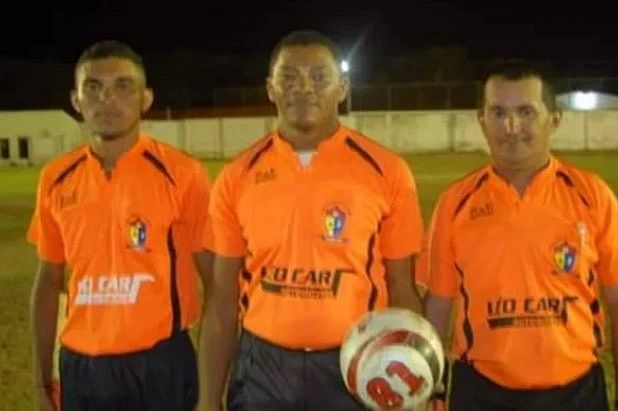 Árbitro de futebol é atingido por raio e morre durante jogo no Piauí