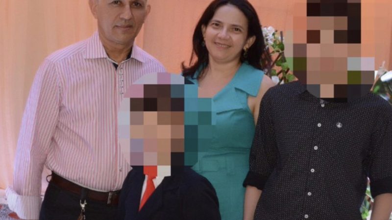 Adolescente de 13 anos mata mãe e irmão e fere gravemente o pai