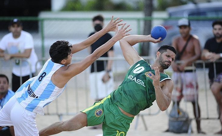 Brasil segue invicto no Sul-Centro Americano de Beach Handball e se prepara para finais da competição