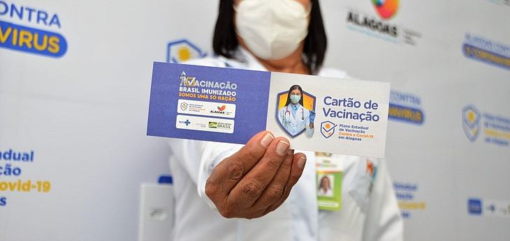 Deputados de AL aprovam projeto que proíbe exigência de cartão de vacinação para acesso a locais públicos ou privados