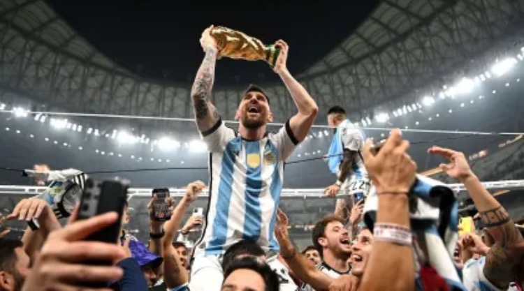 Messi e a taça: Fotógrafo conta como fez a foto mais curtida na história do Instagram