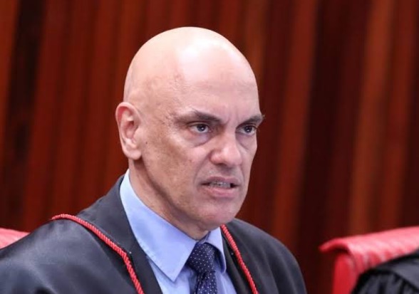 Moraes desbloqueia R$ 1 mi de fundo partidário para PL pagar salários