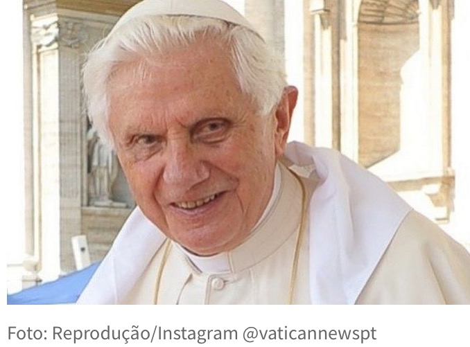 Velório de Bento XVI acontece na Basílica de São Pedro e reúne milhares de fiéis