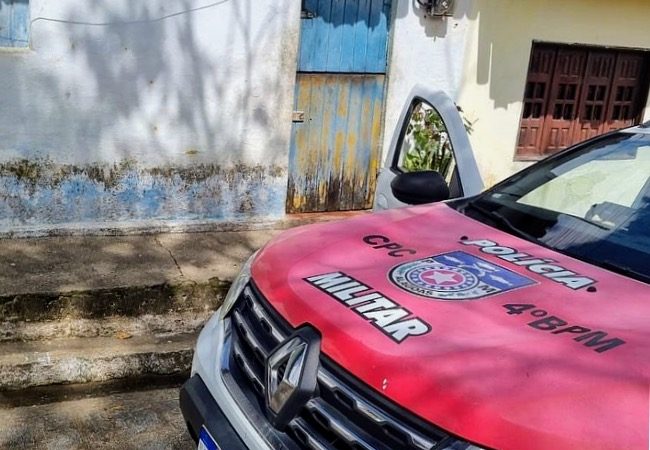 Homem tenta matar a própria mãe após se recusar a comer cuscuz com ovo em Rio Novo