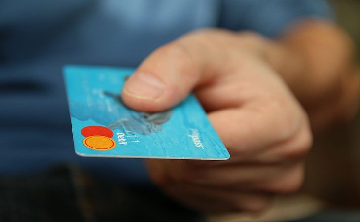 Conheça o novo golpe que frauda cartão de crédito por aproximação e saiba como se proteger