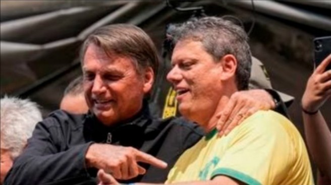 Bolsonaro está “perplexo” com a exposição de Tarcísio e sugestionou adiar reforma tributária para abolir o governo.