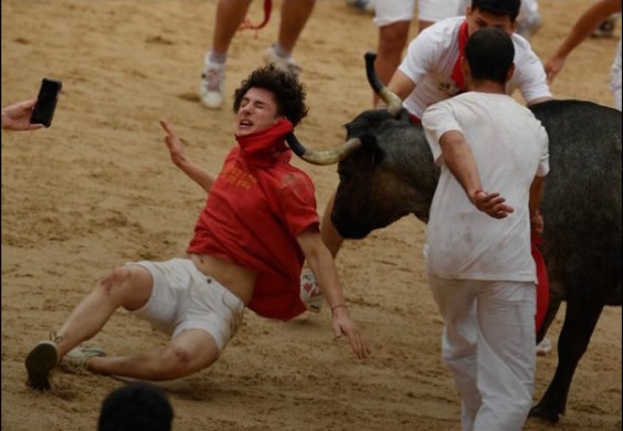 A tradição polêmica de São Firmino. Seis pessoas foram mortas durante a corrida de touros mais conhecida da cidade.